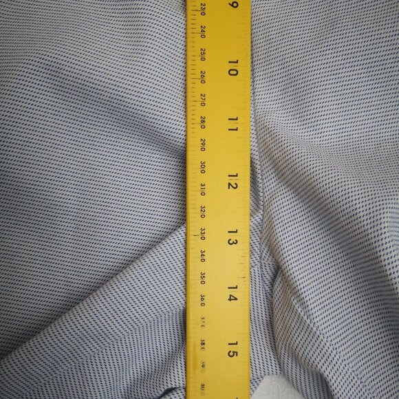 2 / $30.00 - Old Navy Ultimate Slim Men's Size 40 White w/ Blue Golf Shorts - Picture 9 of 10